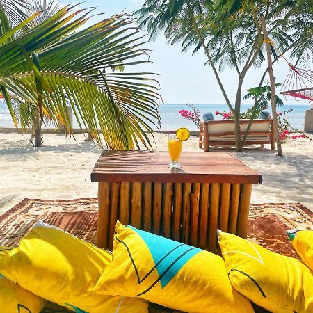Kidoti Bay Hotel Buitenkant foto