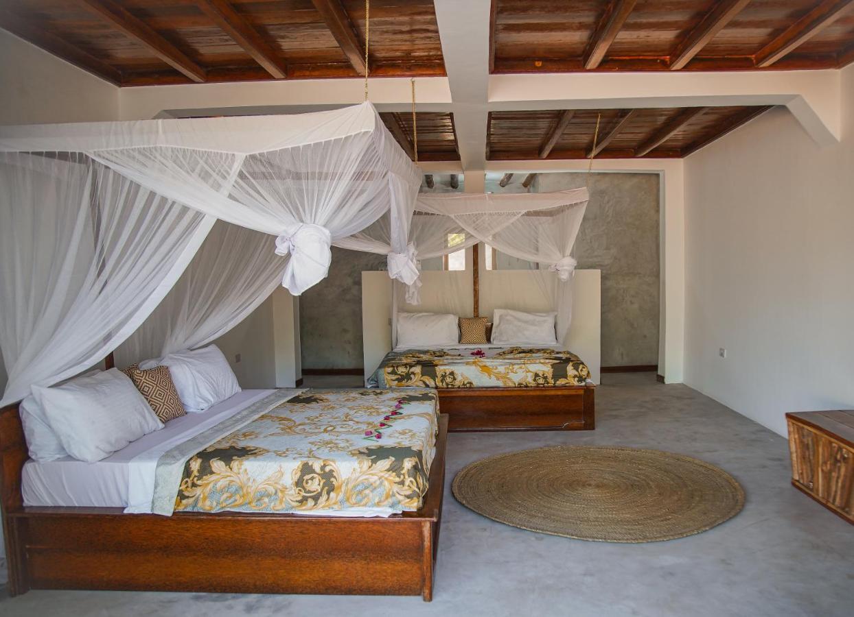 Kidoti Bay Hotel Buitenkant foto