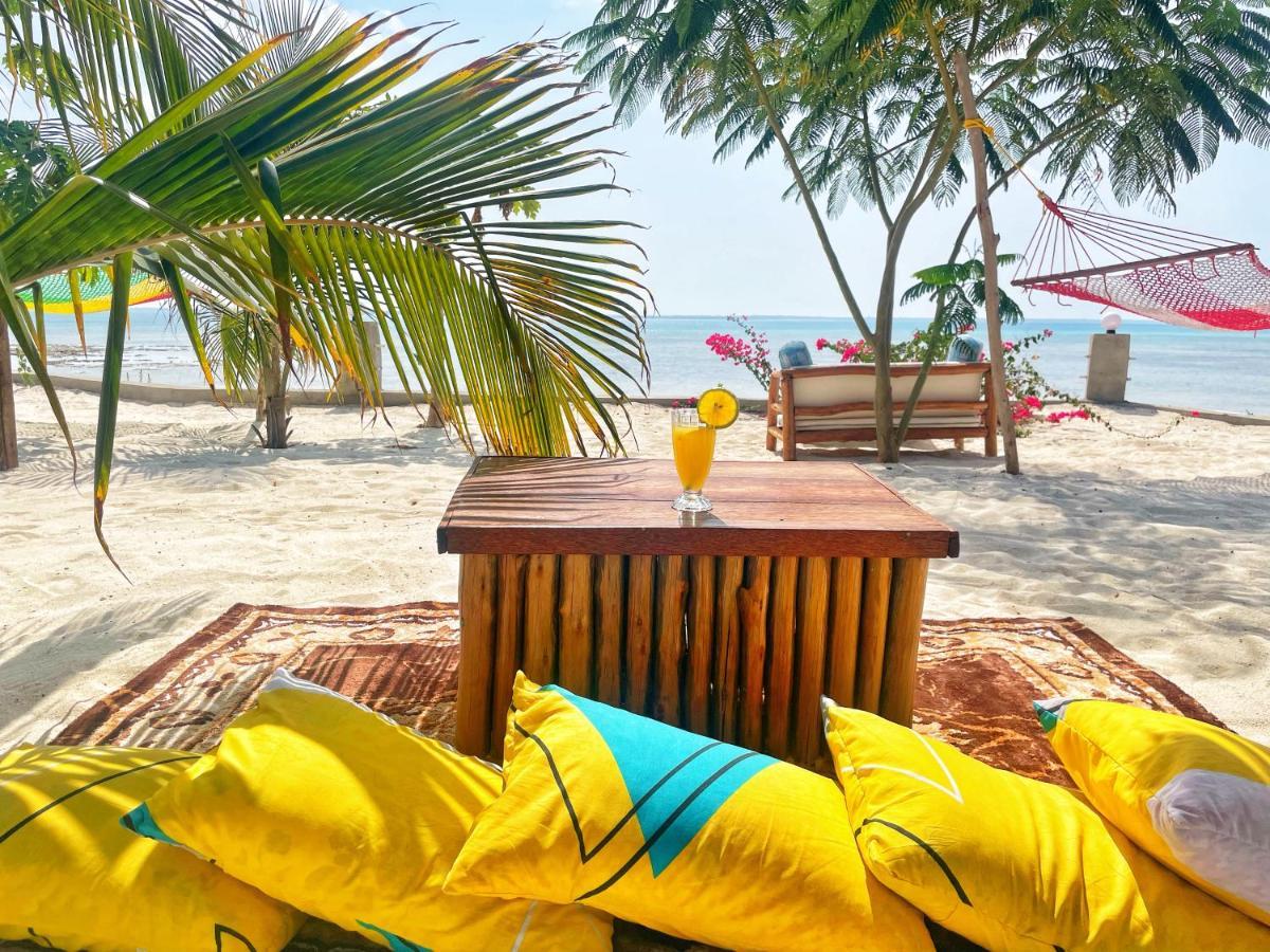 Kidoti Bay Hotel Buitenkant foto