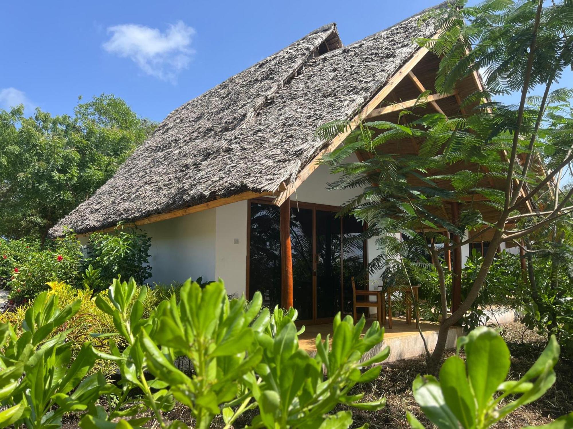 Kidoti Bay Hotel Buitenkant foto