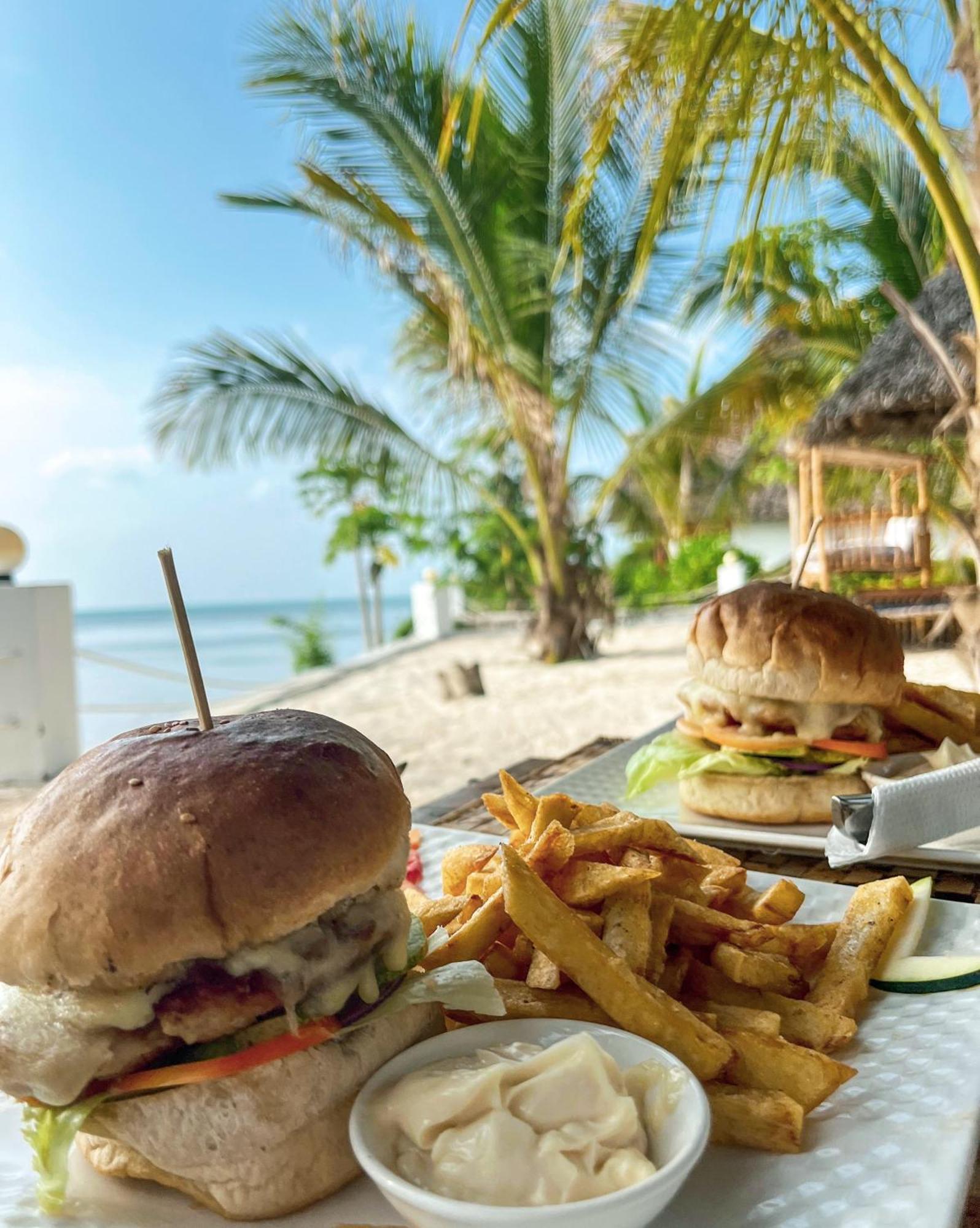 Kidoti Bay Hotel Buitenkant foto