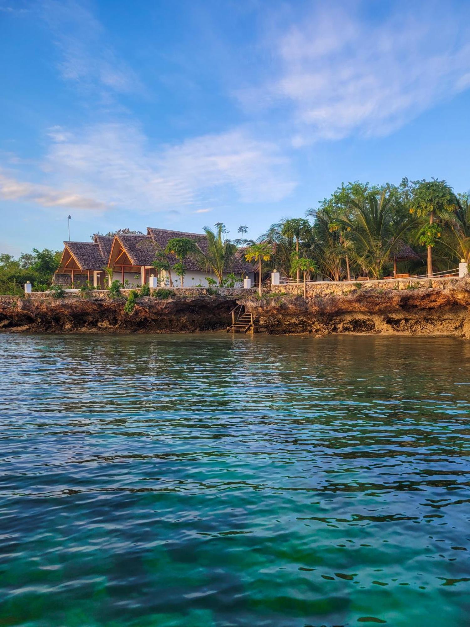 Kidoti Bay Hotel Buitenkant foto