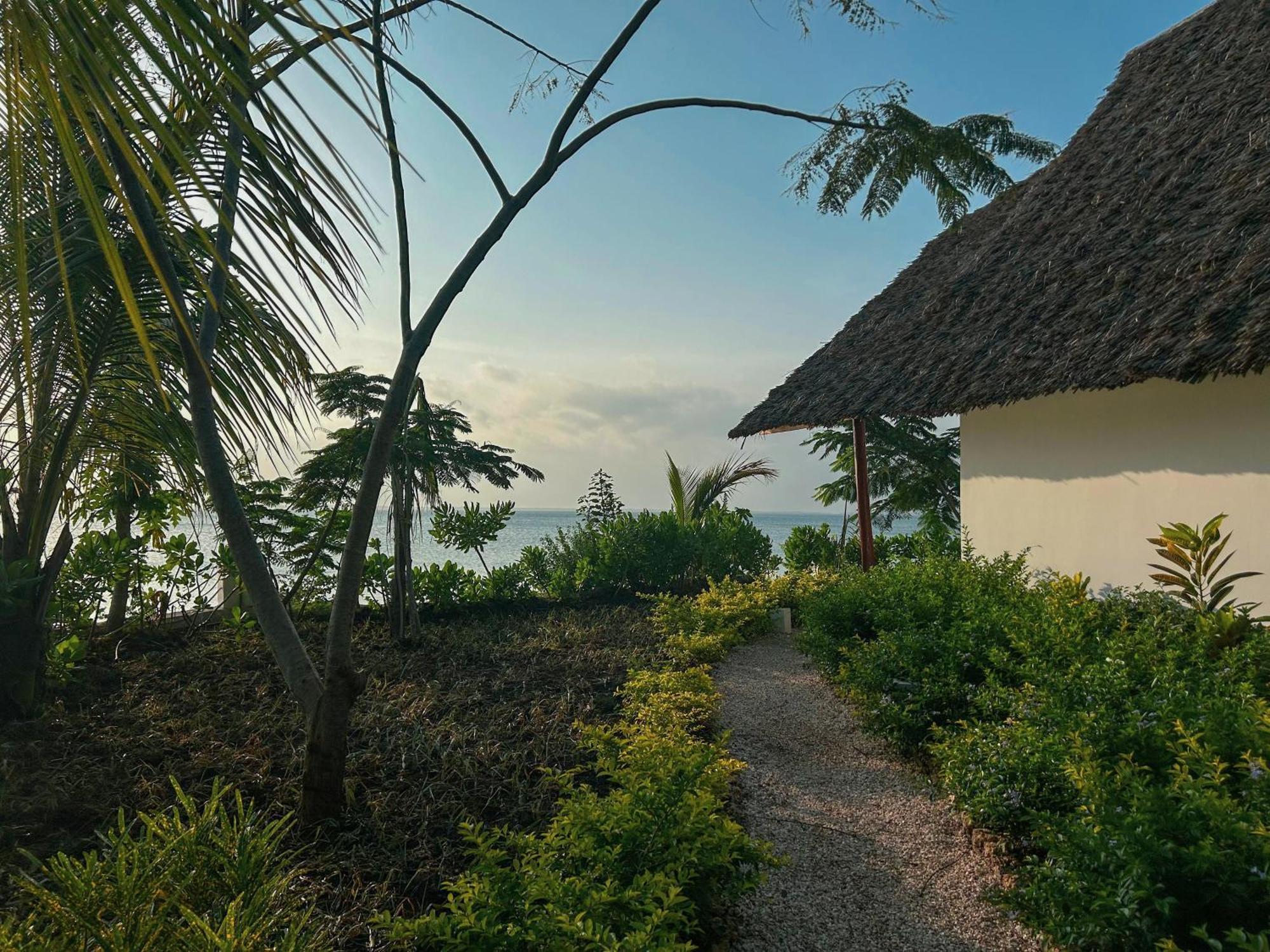 Kidoti Bay Hotel Buitenkant foto