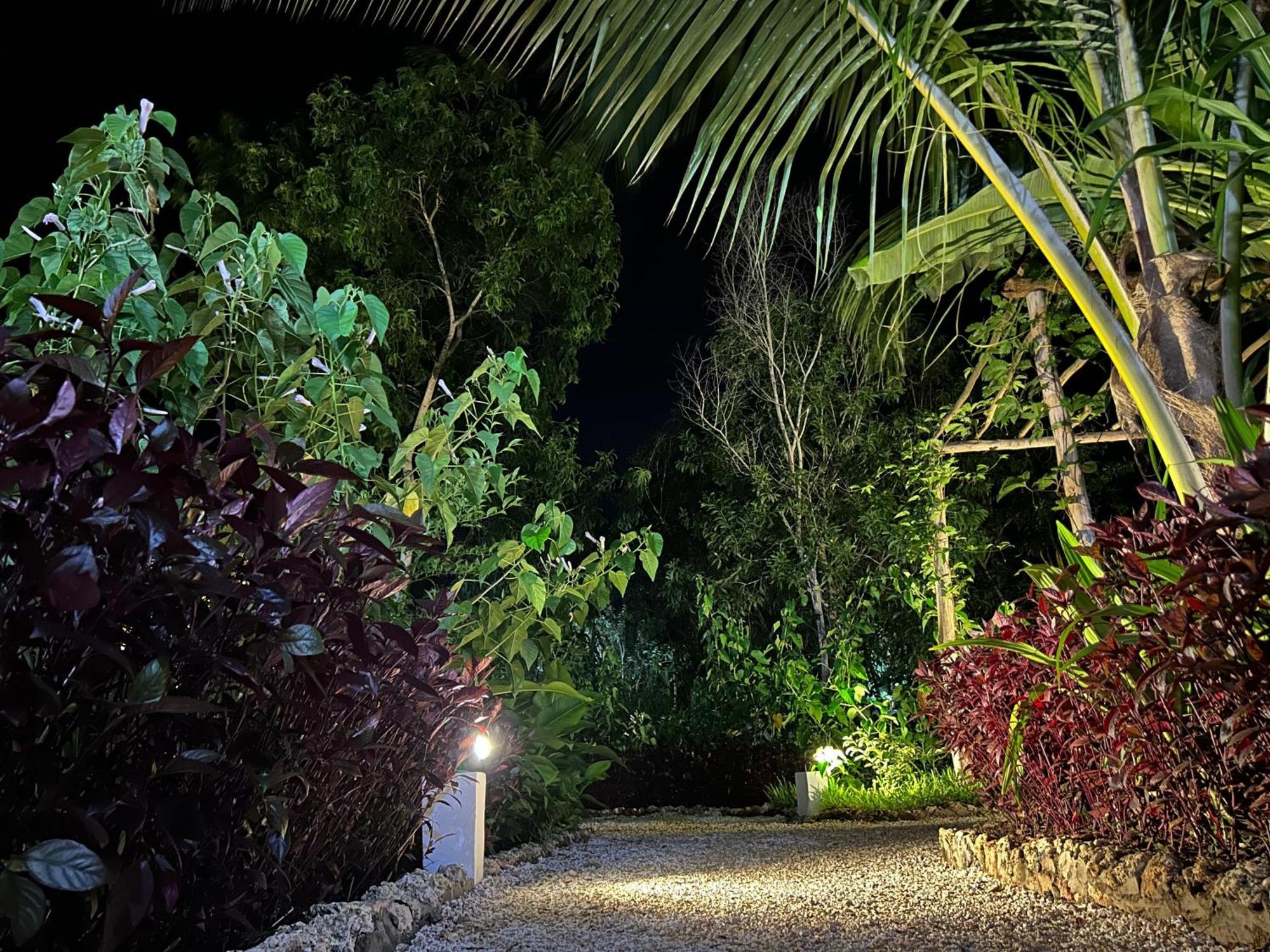 Kidoti Bay Hotel Buitenkant foto
