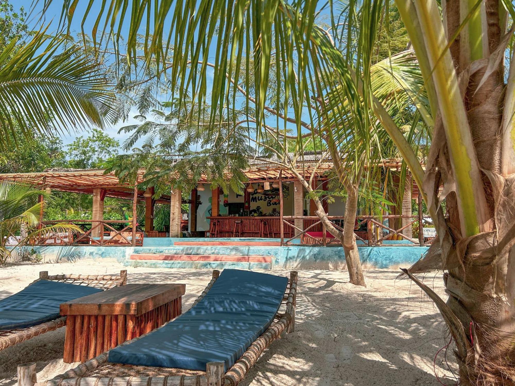 Kidoti Bay Hotel Buitenkant foto